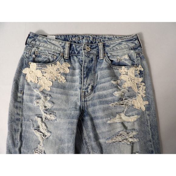 American Eagle Hi Rise Tom Boy Sz 4 Jeans Lace Light Wash Eyelet Y2K Distressed - Picture 11 of 16